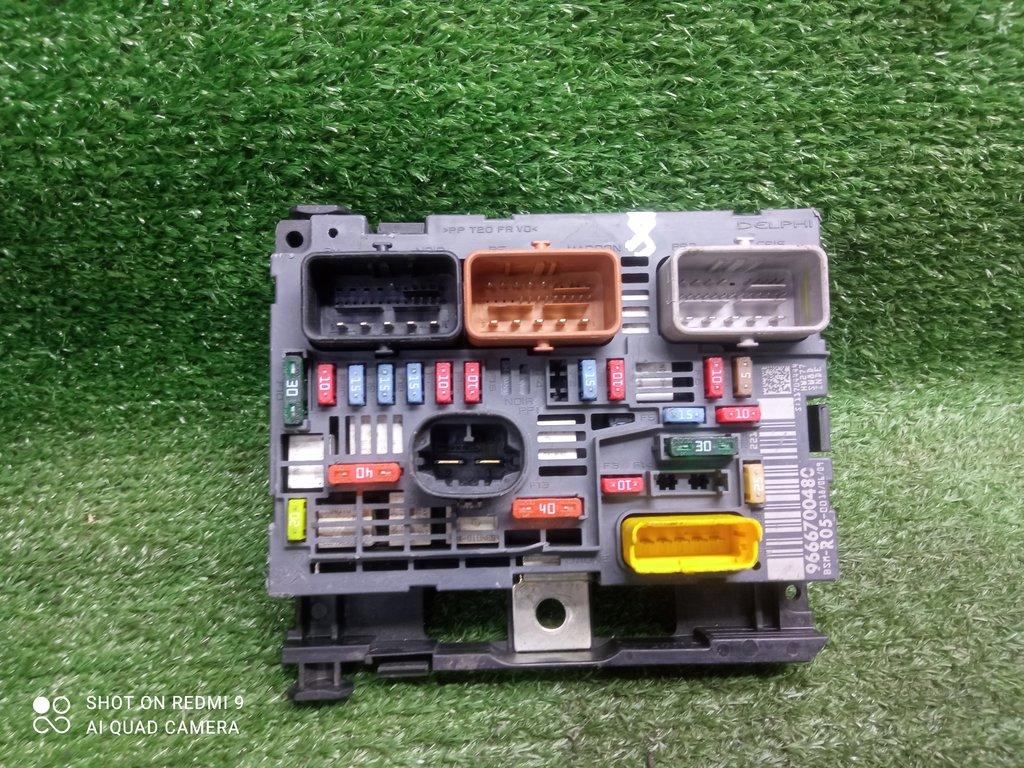 блок предохранителей Peugeot 308 I (2007—2011) 2010, 1.6i EP6, 9666700480 - фото №1