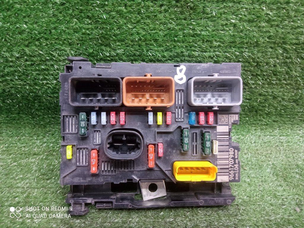 блок предохранителей Peugeot 307 3C рестайлинг (2005—2008) 2008, 1.6i NFU, 9661707980 - фото №1