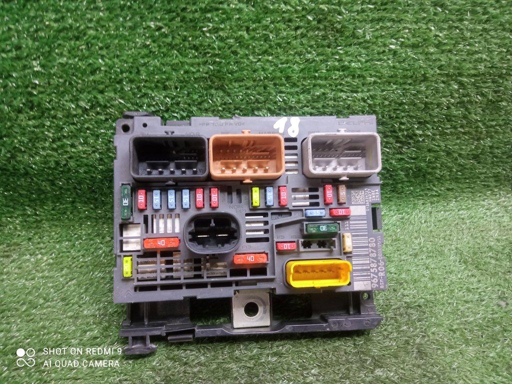 блок предохранителей Peugeot 408 I (2012—2017) 2014, 1.6i EP6, 9675878780 - фото №1