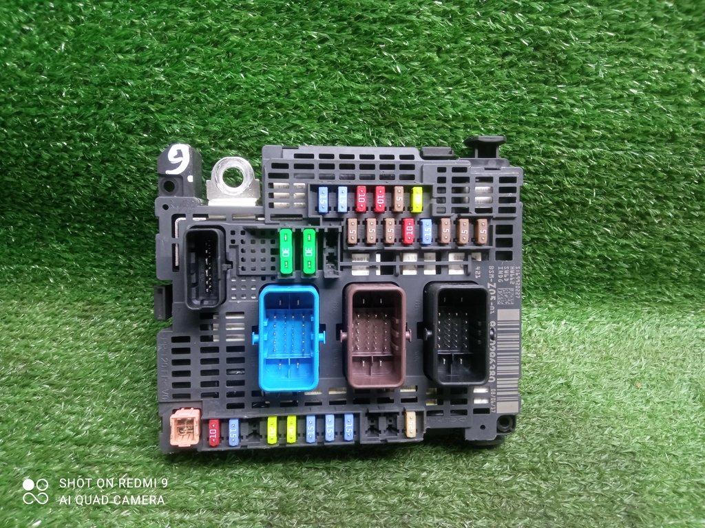 блок предохранителей Peugeot 308 II (2013—2017) 2014, 1.2T EB2DTS, 9810296380 - фото №1