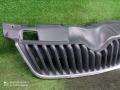 решетка радиатора Skoda Fabia II рестайлинг (2010—2014) 2012, 1.2i BZG, 5J0853668C - фото №2