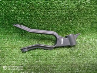 кронштейн радиатора Opel Astra H рестайлинг (2006—2014) 2012, 1.6i Z16XER, 13162131