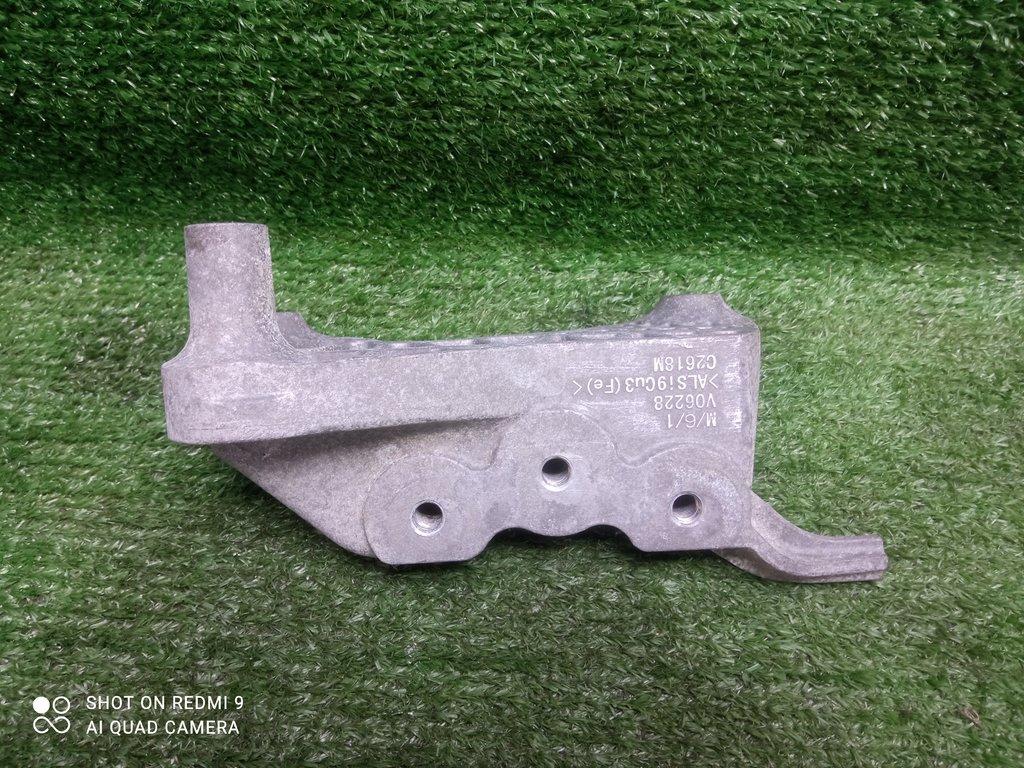 кронштейн двигателя Opel Astra J (2009—2012) 2011, 1.6i A16XER, 13248511 - фото №1