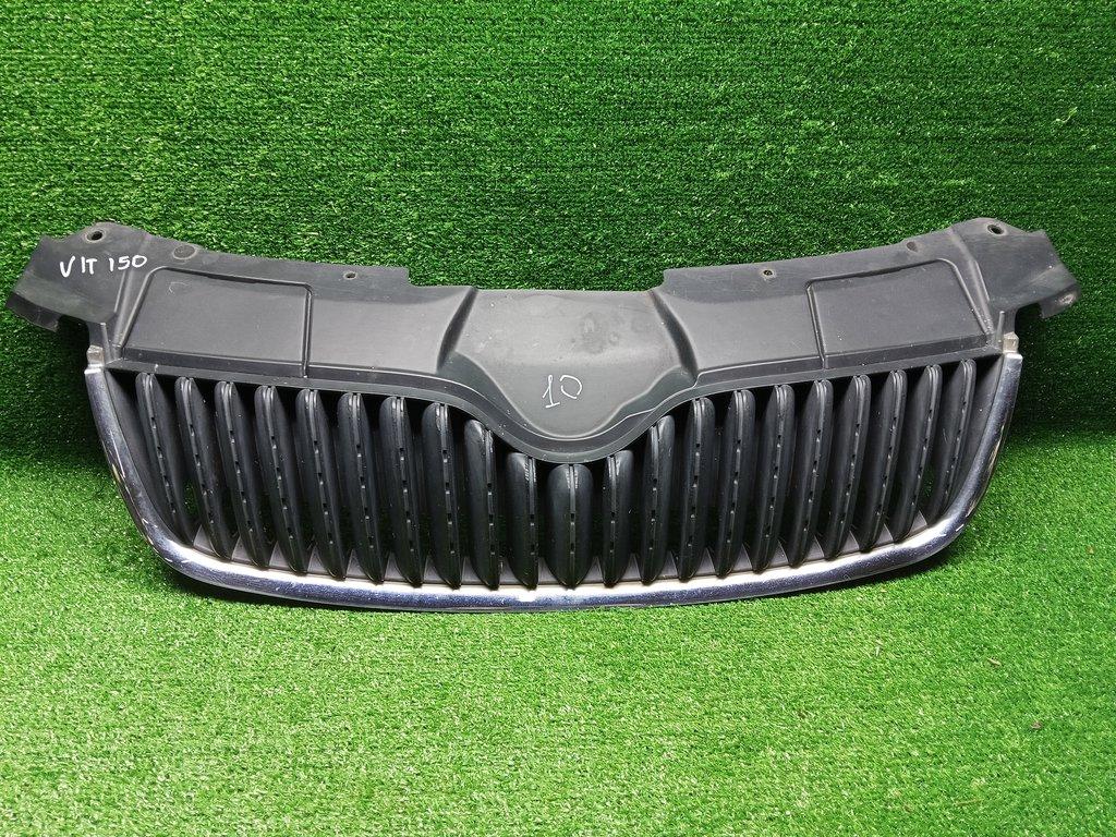 решетка радиатора Skoda Fabia II (2007—2010) 2009, Название двигателя 1.2i BZG, 5J0853668A - фото №1