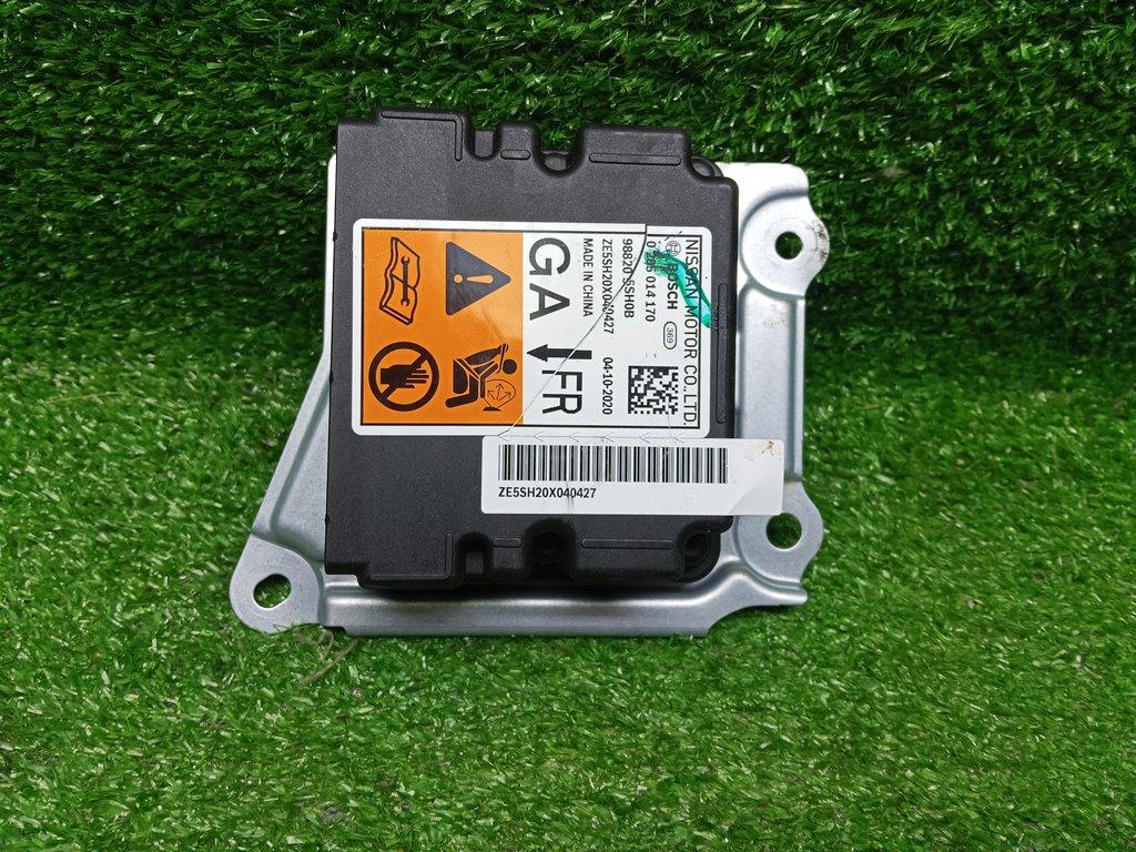 блок AirBag Nissan Leaf II (2017—2025) 2020, Название двигателя EM57, 988205SH0B - фото №1