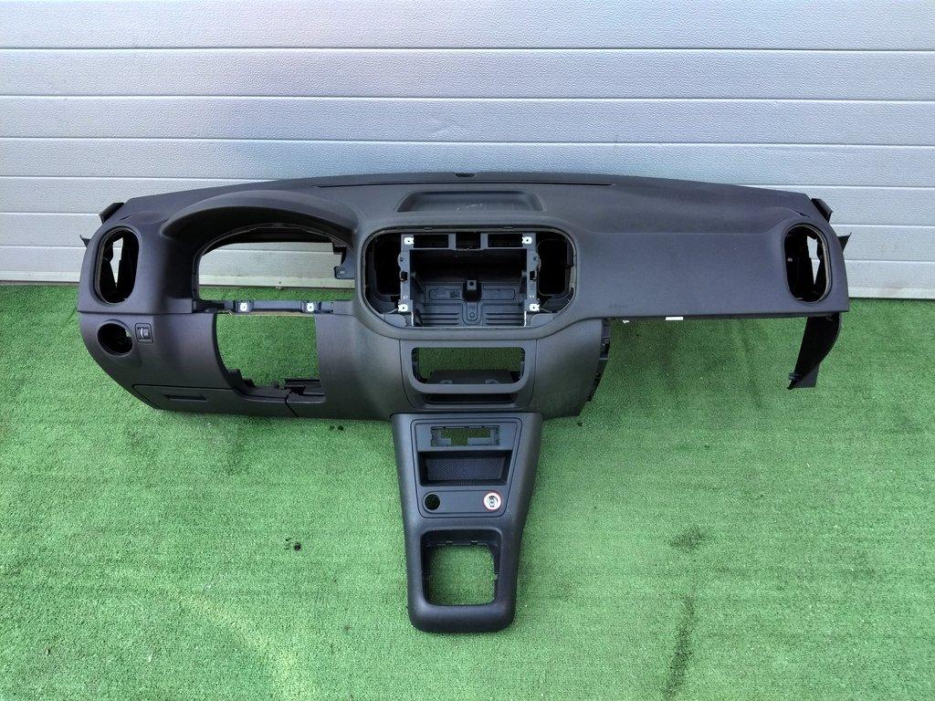 панель передняя салона (торпедо) Volkswagen Tiguan I рестайлинг (2011—2019) 2013, Название двигателя 2.0TD CFFB, 5N1857001J6T6 - фото №1