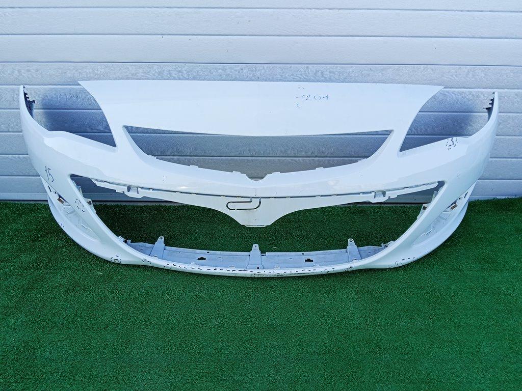 бампер передний Opel Astra J рестайлинг (2012—2018) 2014, Название двигателя 1.6i A16XER, 13368660 - фото №1