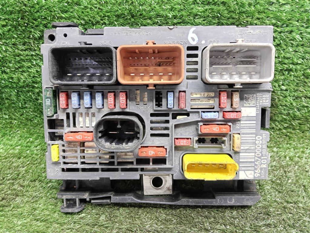 блок предохранителей Citroen C4 Picasso I (2006—2013), 9666700080 - фото №1