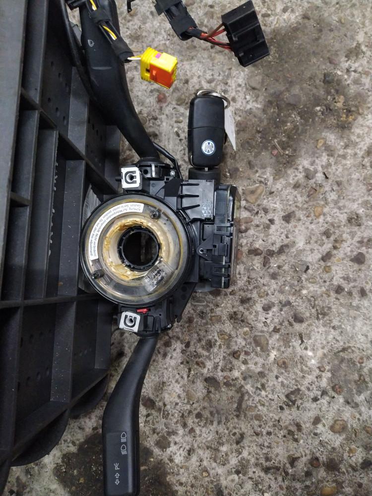 переключатель подрулевой (стрекоза) Volkswagen Caddy 3 поколение 2005, 1.9 л., дизель, универсал - фото №1