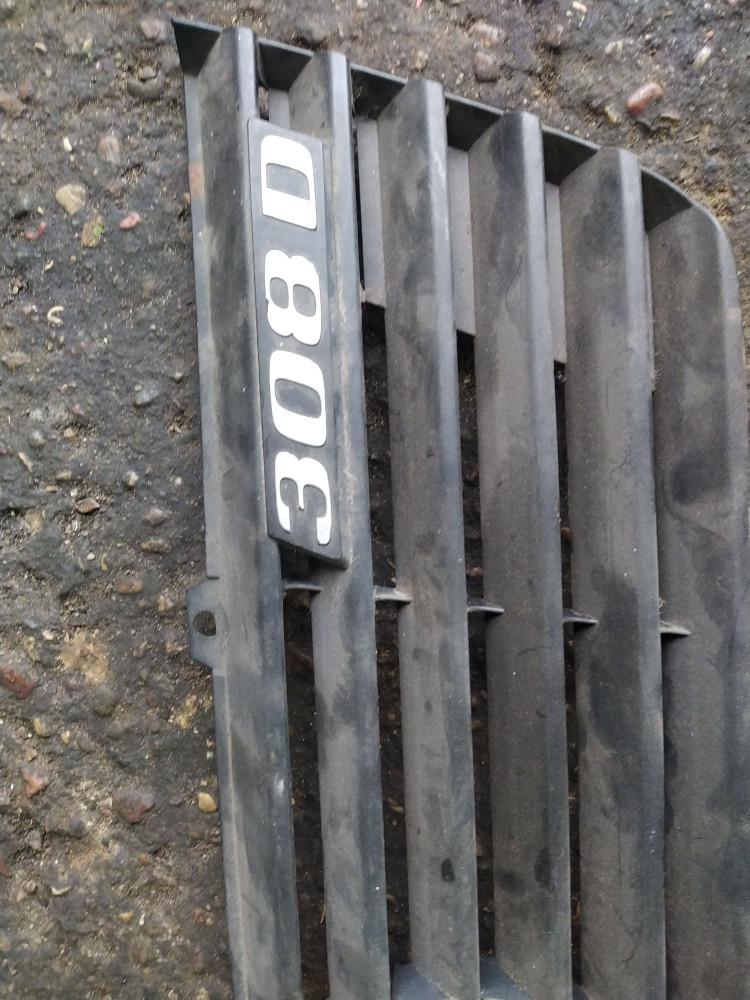 заглушка (решетка) в бампер Mercedes-Benz Sprinter 1 поколение (W901-905) 2000, 2.3 л., дизель, микроавтобус - фото №1