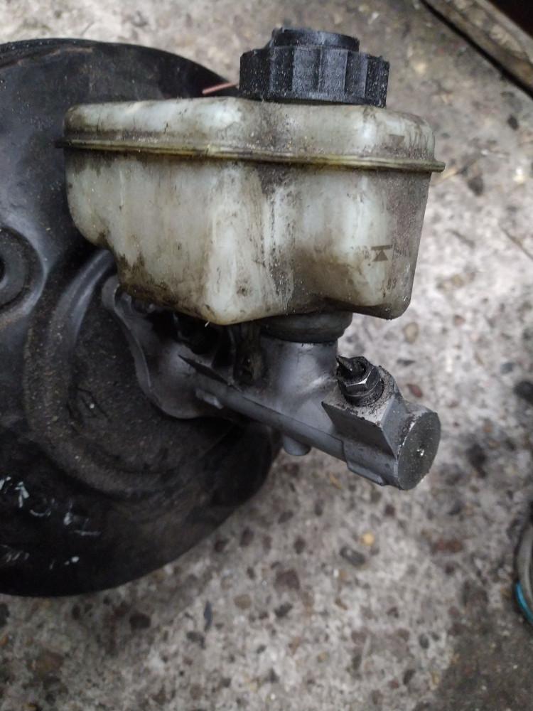 цилиндр тормозной главный Volkswagen Touran 1 поколение 2006, 1.9 л., дизель, минивэн - фото №1