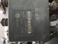 блок ABS Volkswagen Touran 1 поколение 2005, 1.9 л., дизель, минивэн, 1KO907379D - фото №2