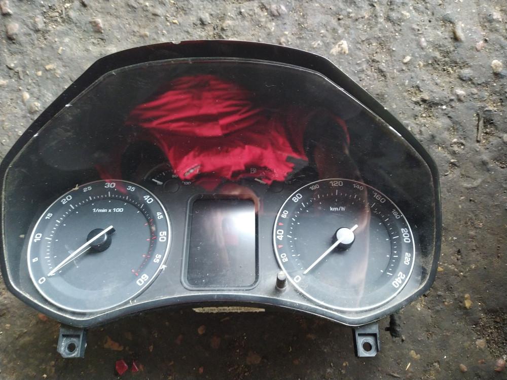щиток приборов (приборная панель) Skoda Octavia 2 поколение (A5) 2008, 1.9 л., дизель, универсал - фото №1