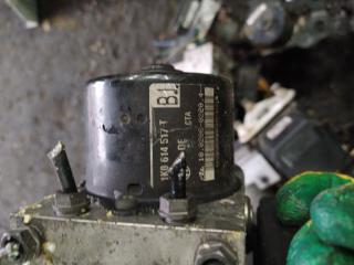 блок ABS Volkswagen Touran 1 поколение 2005, 1.9 л., дизель, минивэн, 1KO907379AA