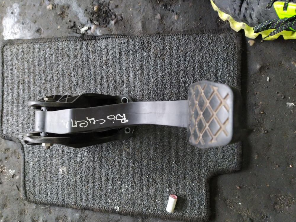 педаль сцепления Volkswagen Passat B6 2006, 2.0 л., бензин, седан - фото №1