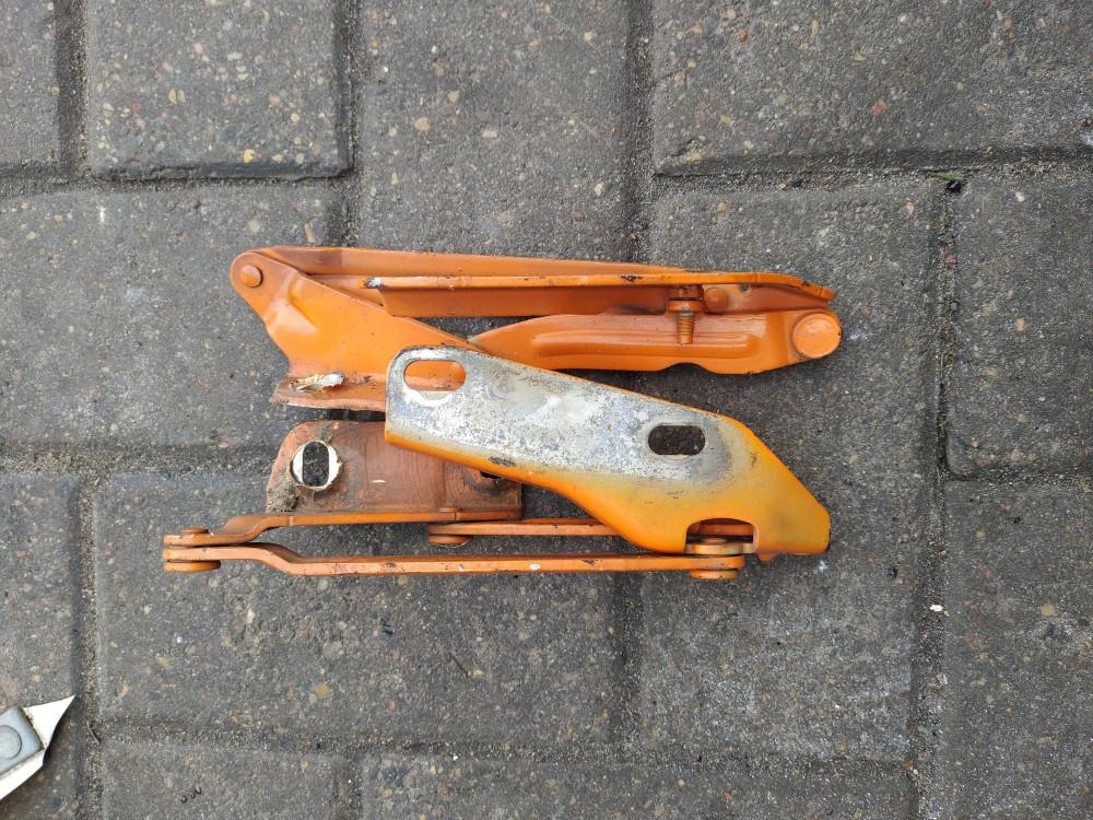 петля капота левая Volkswagen Crafter 1 поколение 2008, 2.5 л., дизель, микроавтобус - фото №1