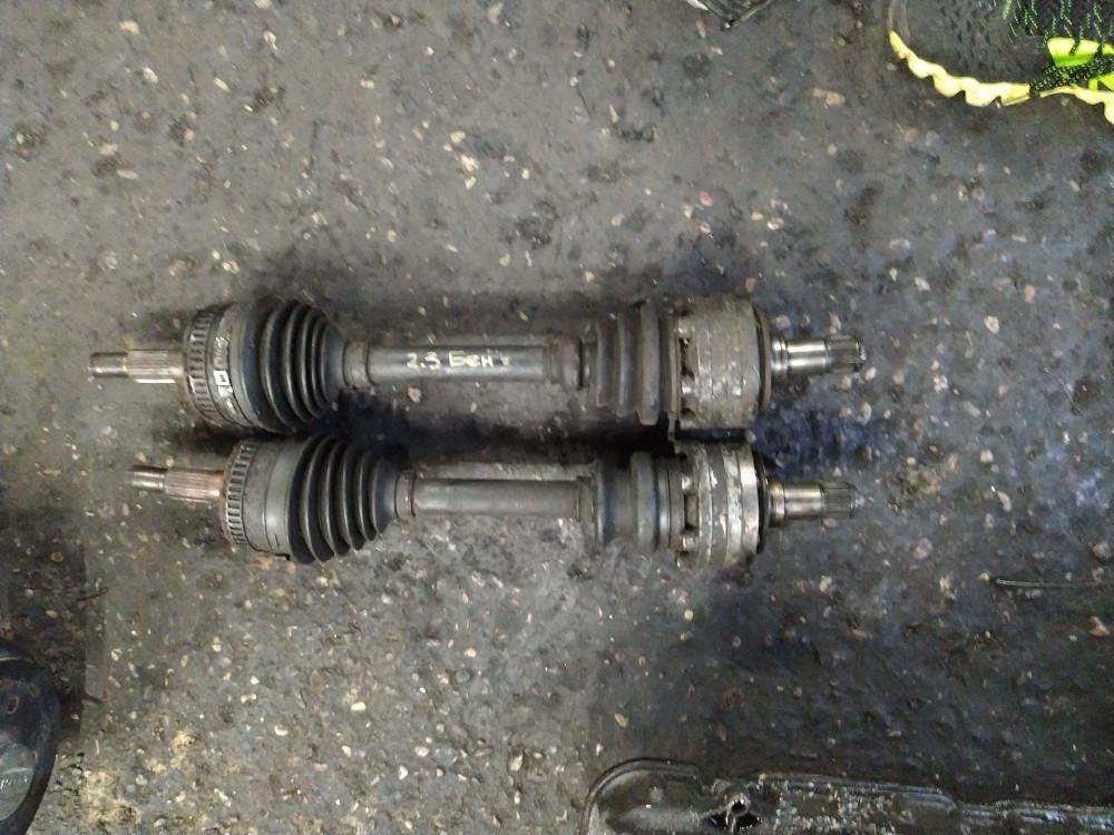 полуось передняя левая (приводной вал, ШРУС) Mercedes-Benz Vito W638 2001, 2.3 л., M 111.978, бензин - фото №1