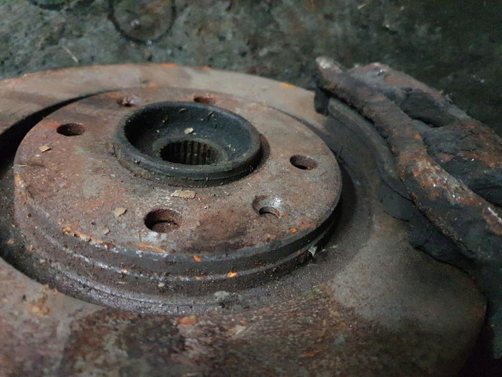 диск тормозной передний Citroen Berlingo 1 поколение (M49) 2000, 1.9 л., дизель - фото №1