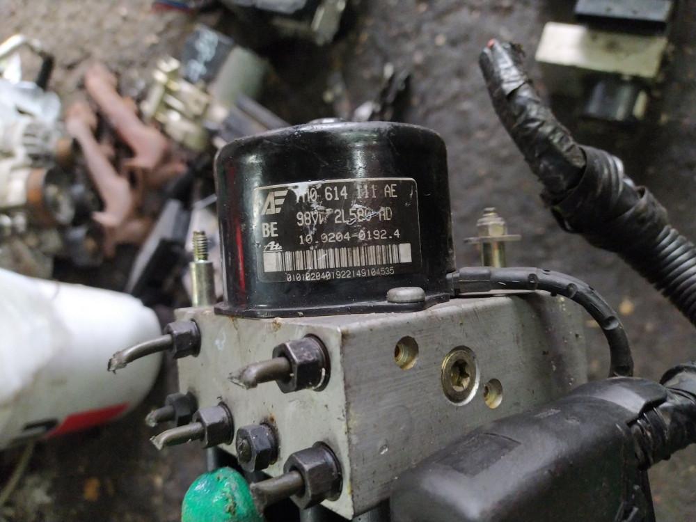 блок ABS Volkswagen Sharan 1 поколение 1998, 1.9 л., дизель, минивэн, 907379 - фото №1