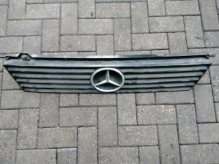заглушка (решетка) в бампер Mercedes-Benz 100 1 поколение 1995, 2.0 л., OM 615.970, дизель, МКПП