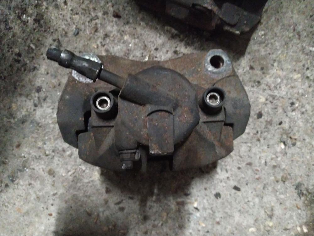 суппорт передний правый Volkswagen Transporter T5 2006, 1.9 л., AXB, дизель, микроавтобус - фото №1