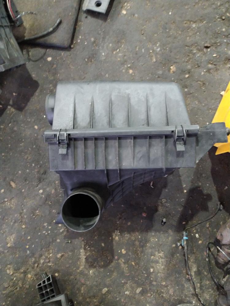 корпус воздушного фильтра Mercedes-Benz Sprinter 1 поколение (W901-905) 2000, 2.1 л., OM 611.981, дизель, микроавтобус - фото №1