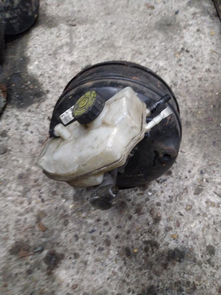 цилиндр тормозной главный Volkswagen LT 2 поколение 2000, 2.5 л., AGX, дизель - фото №1