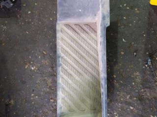 пластик Mercedes-Benz Sprinter 1 поколение (W901-905) 2000, 2.1 л., OM 611.981, дизель, микроавтобус