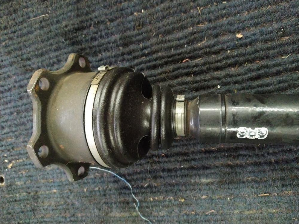 полуось передняя левая (приводной вал, ШРУС) Volkswagen Passat B5 2000, 1.9 л., дизель, седан, 407452FX - фото №1