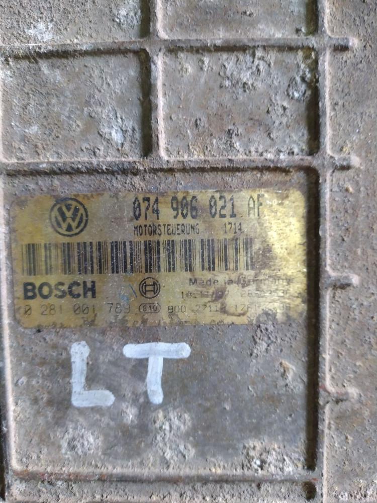 блок управления двигателем Volkswagen LT 2 поколение 2001, 2.3 л., AGL, бензин, 074906021AF - фото №1