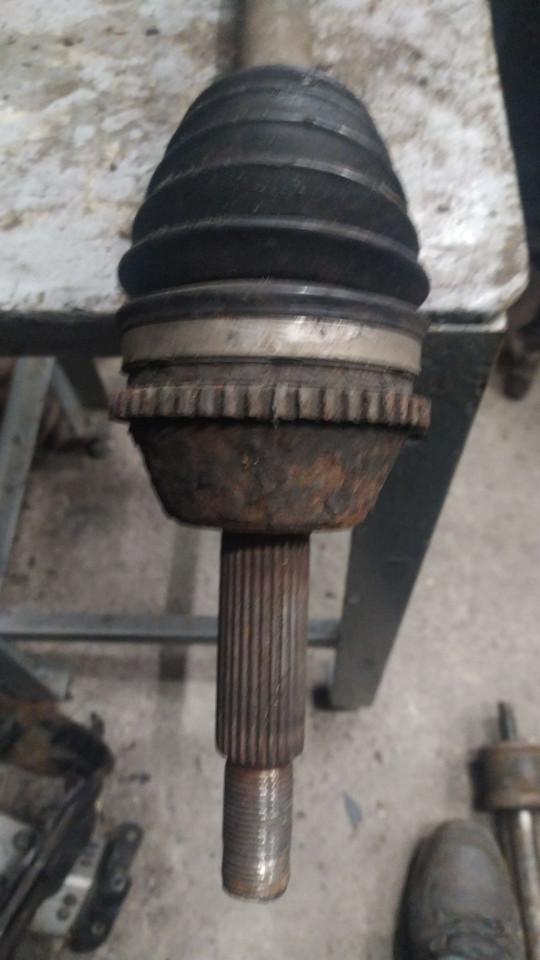 полуось передняя левая (приводной вал, ШРУС) Ford Transit 6 поколение 2006 - фото №1