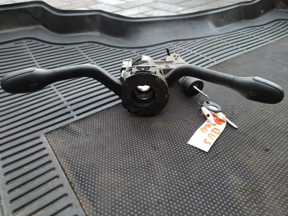 переключатель подрулевой (стрекоза) Volkswagen Transporter T4 1998, 2.5 л., бензин, микроавтобус - фото №1