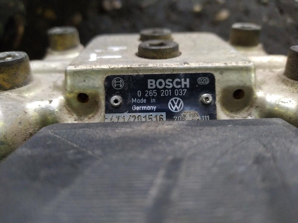 блок ABS Volkswagen Transporter T4 1995, 1.9 л., ABL, дизель, микроавтобус, 0265201037 - фото №1