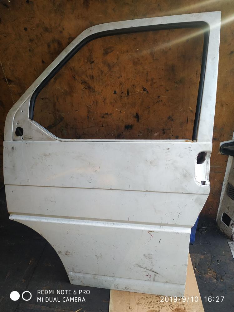 дверь передняя левая Volkswagen Transporter T4 1999, 1.9 л., ABL, дизель, микроавтобус - фото №1