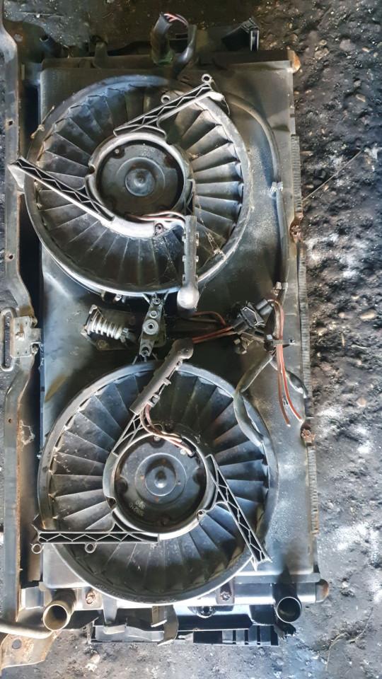 радиатор (основной) Volkswagen Transporter T4 1996, 1.9 л., дизель - фото №1