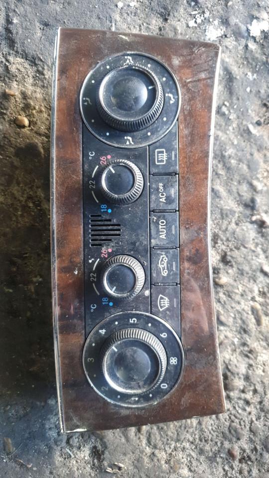 блок управления печки / климат-контроля Mercedes-Benz C-Класс W203/S203/CL203 2004, 2.2 л., A2038301785 - фото №1