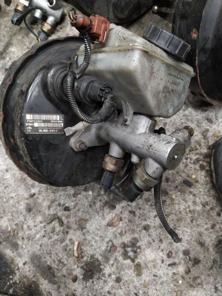 цилиндр тормозной главный Volvo XC90 1 поколение 2003, 2.5 л., бензин, универсал - фото №1
