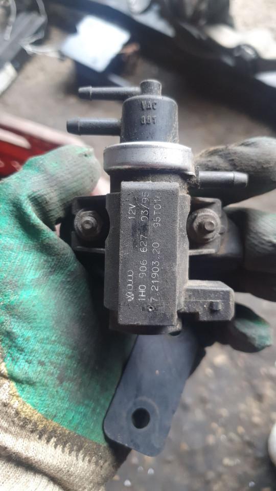 клапан управления турбиной (актуатор) Volkswagen Sharan 1 поколение 1999, 1.9 л., дизель, 1HO906 - фото №1