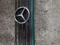 решетка радиатора Mercedes-Benz Vito W638 2003, 2.2 л., дизель - фото №2