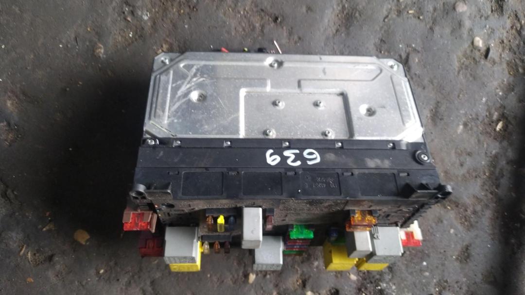 блок предохранителей Mercedes-Benz Vito W639 2005, 2.2 л., дизель - фото №1