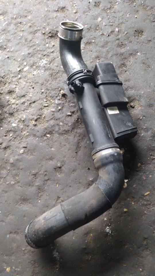 патрубок интеркулера Mercedes-Benz Vito W639 2005, 2.2 л., дизель - фото №1