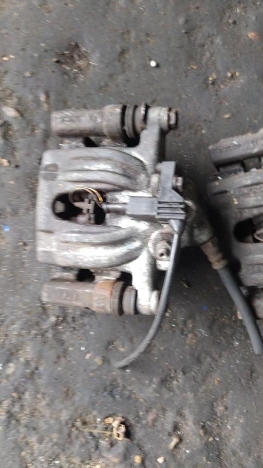 суппорт передний левый Mercedes-Benz Vito W639 2005, 2.2 л. - фото №1