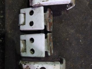 петля двери Mercedes-Benz Sprinter 1 поколение (W901-905) [рестайлинг] 2005, 2.1 л., OM 611.981, дизель, микроавтобус