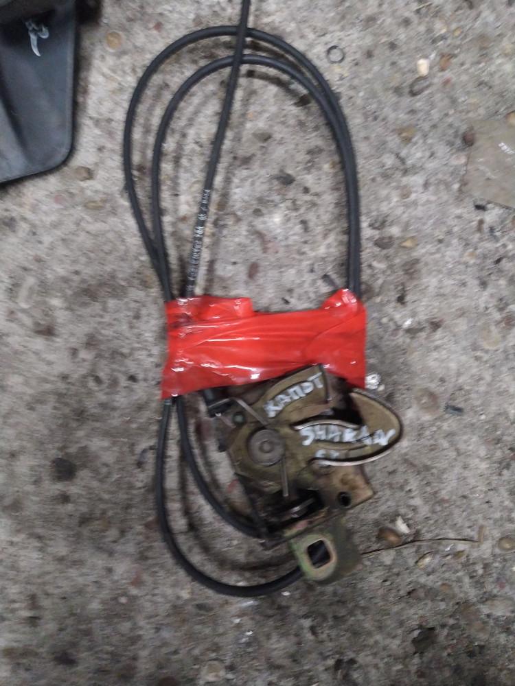 замок капота Volkswagen Sharan 1 поколение 1999, 1.9 л., дизель, минивэн - фото №1