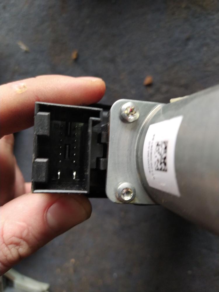 моторчик стеклоподъемника передний левый Volkswagen Multivan T5 2006, 1.9 л., AXB, дизель, минивэн - фото №1