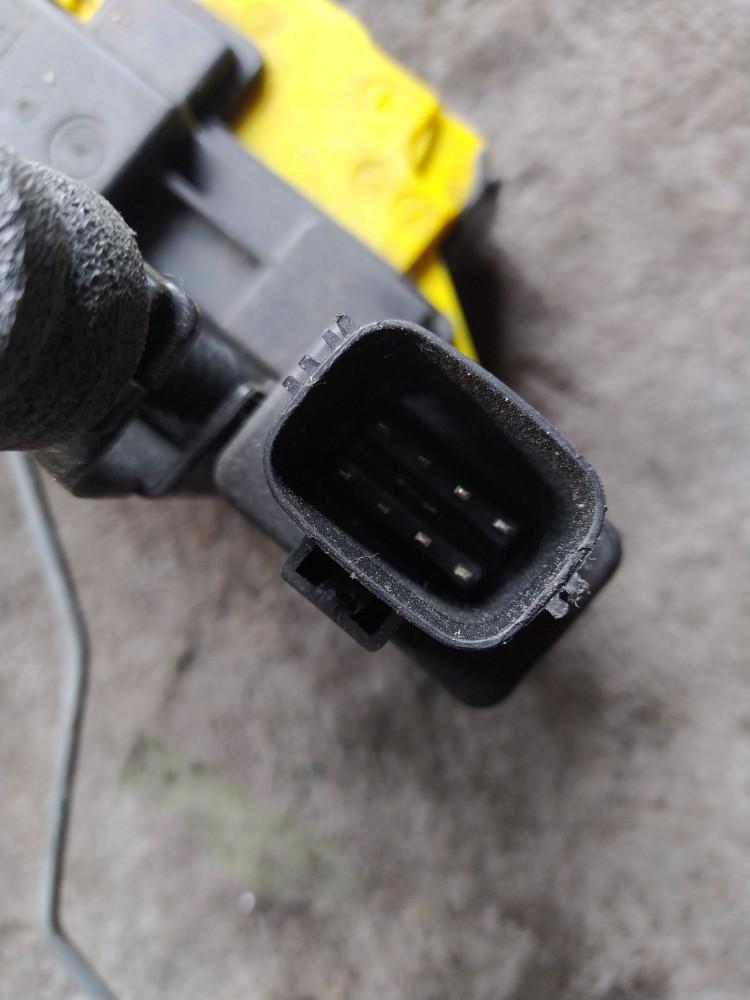 замок двери задней левой Volvo XC90 1 поколение 2005, 2.5 л., бензин, универсал - фото №1