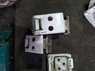 петля двери Mercedes-Benz Sprinter 1 поколение (W901-905) [рестайлинг] 2005, 2.1 л., OM 611.981, дизель, микроавтобус