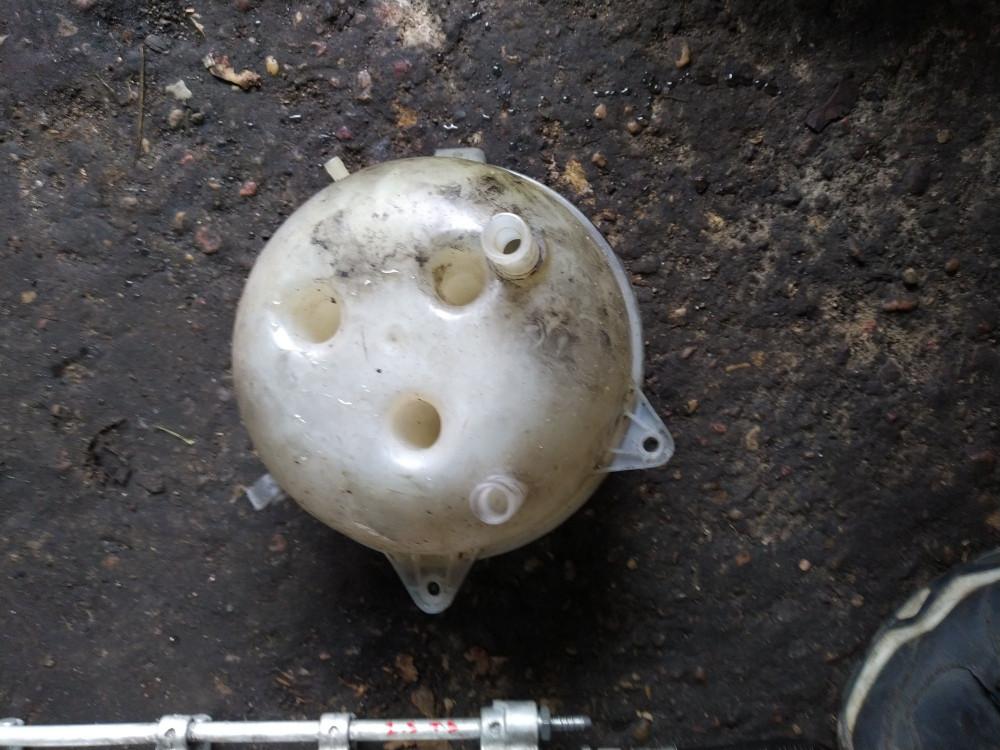 бачок расширительный Volkswagen Transporter T5 2008, 2.5 л., AXD, дизель - фото №1