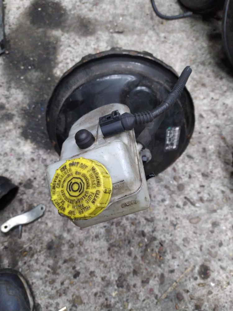 вакуумный усилитель тормозов Volkswagen Transporter T5 2008, 1.9 л., AXB, дизель, микроавтобус - фото №1