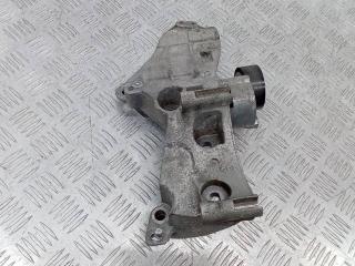 кронштейн генератора Renault Scenic 3 поколение 2012, 1.5 л., дизель, МКПП, 8200669494